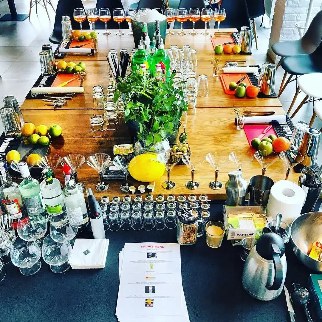 Cocktail hour na weselu - co to jest i czy warto